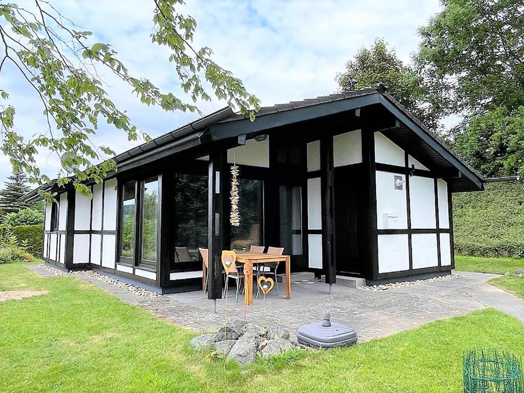 Villa Sauerlaender Henne-Luett à Meschede Extérieur photo